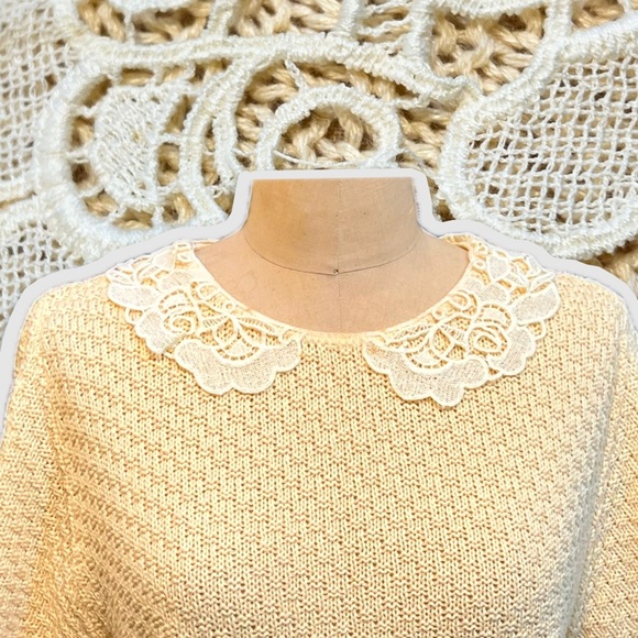 Vintage Sweaters - VINTAGE 60s 70s lace eyelet rounded collar knit sweater short sleeve cottagecore